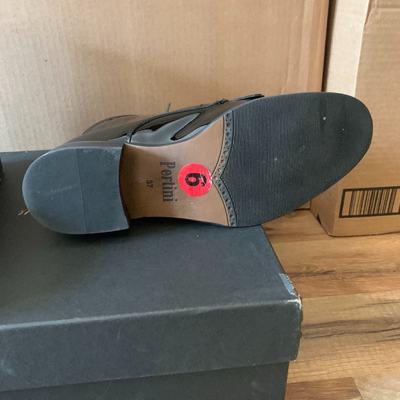 Boot - Picture 4 of 4